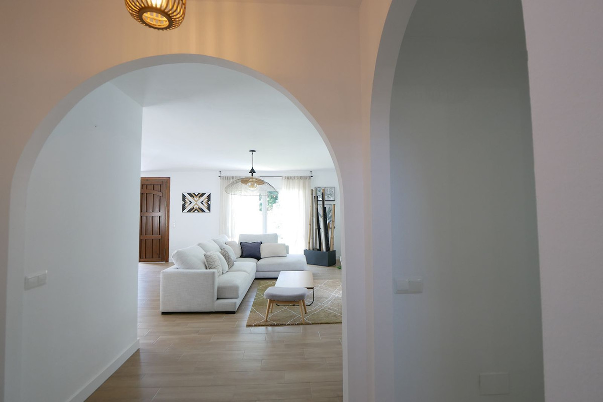 3 Bed Townhouse for sale in Cabopino Costa Del Sol, Málaga, Spain