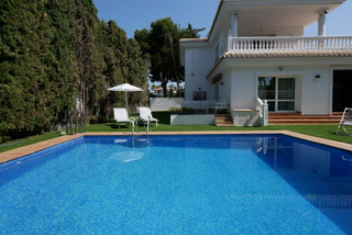 3 Bed Townhouse for sale in Cabopino Costa Del Sol, Málaga, Spain