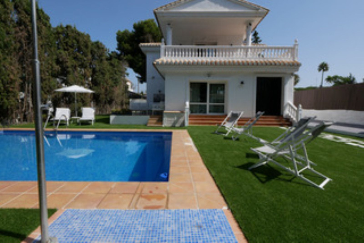 3 Bed Townhouse for sale in Cabopino Costa Del Sol, Málaga, Spain