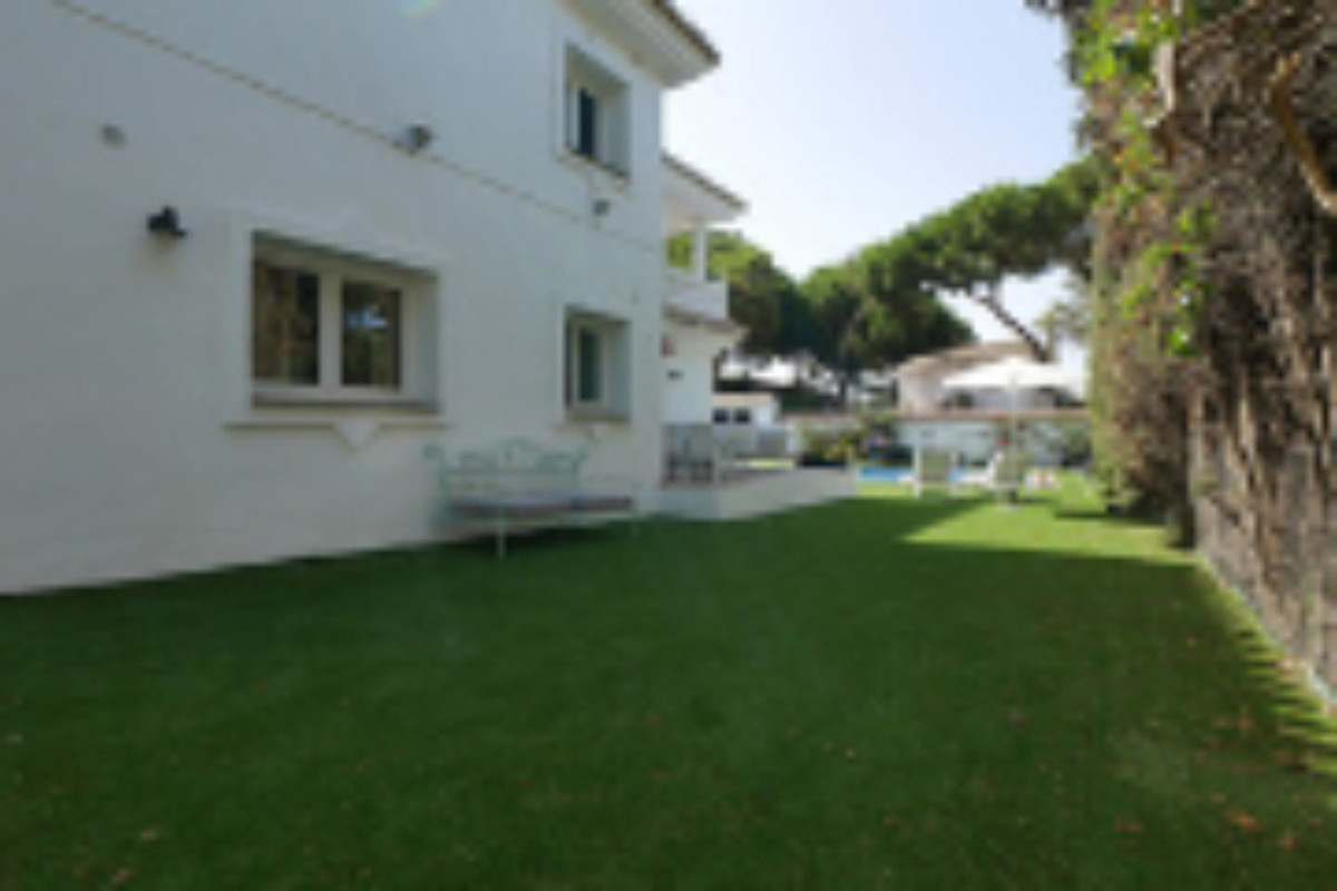 3 Bed Townhouse for sale in Cabopino Costa Del Sol, Málaga, Spain
