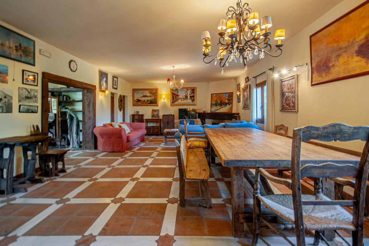 4 Bed Townhouse for sale in Entrerrios Málaga, Málaga, Spain