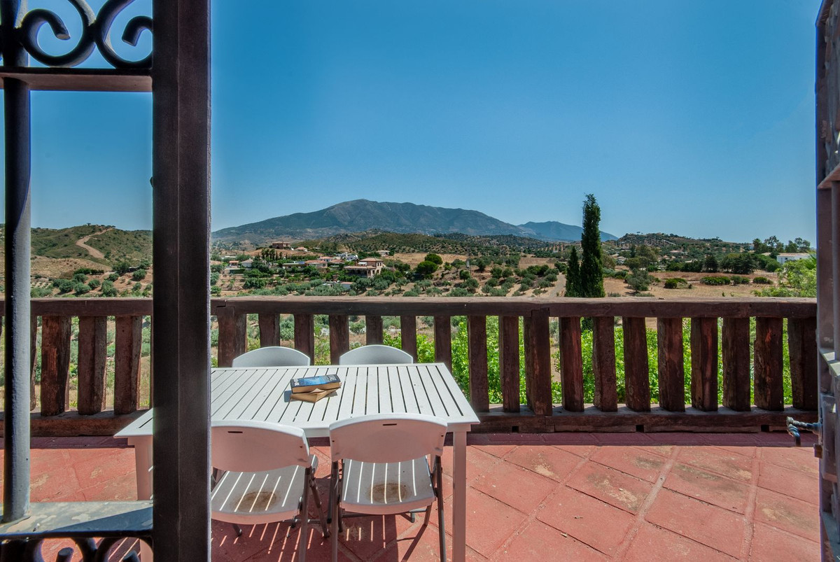 4 Bed Townhouse for sale in Entrerrios Málaga, Málaga, Spain