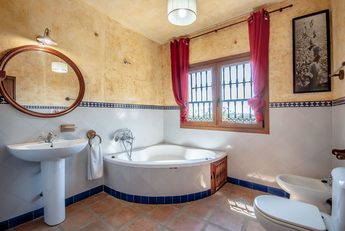 4 Bed Townhouse for sale in Entrerrios Málaga, Málaga, Spain