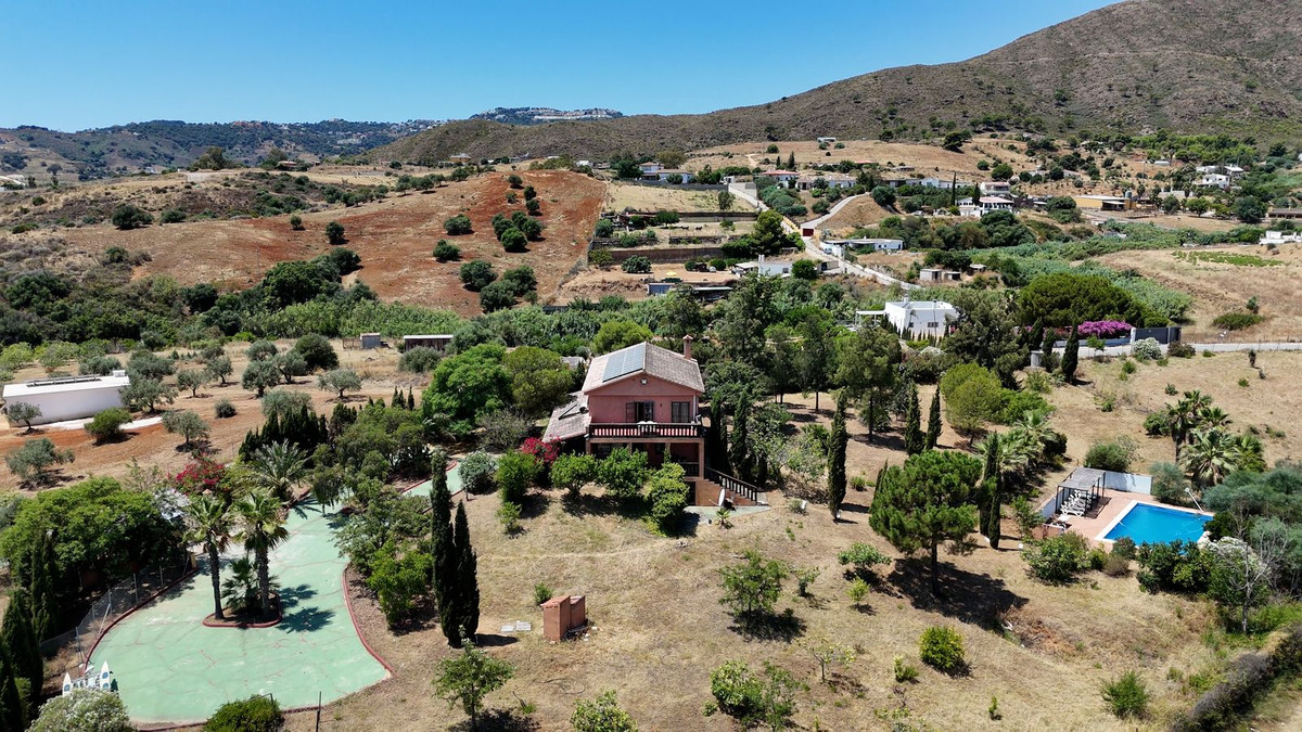4 Bed Townhouse for sale in Entrerrios Málaga, Málaga, Spain