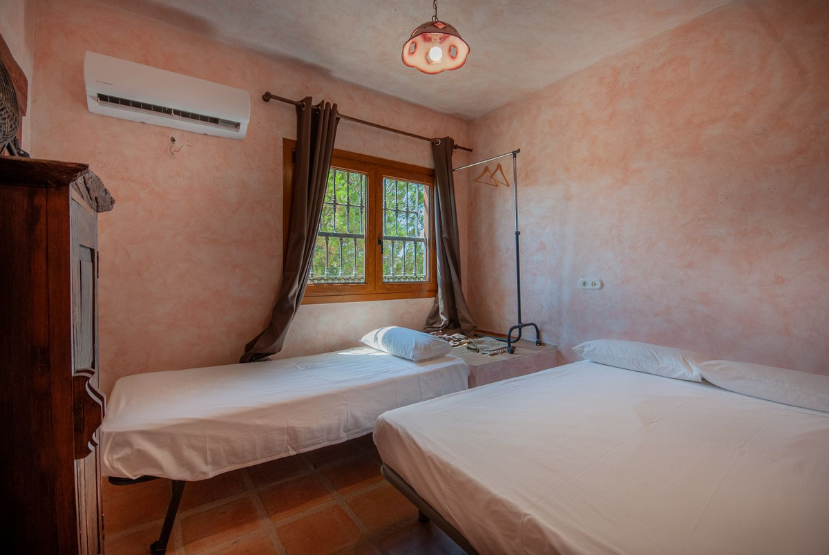 4 Bed Townhouse for sale in Entrerrios Málaga, Málaga, Spain