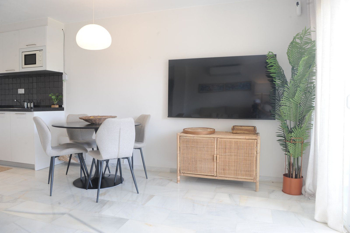 2 Bed Apartment for sale in San Pedro De Alcántara Costa Del Sol, Málaga, Spain