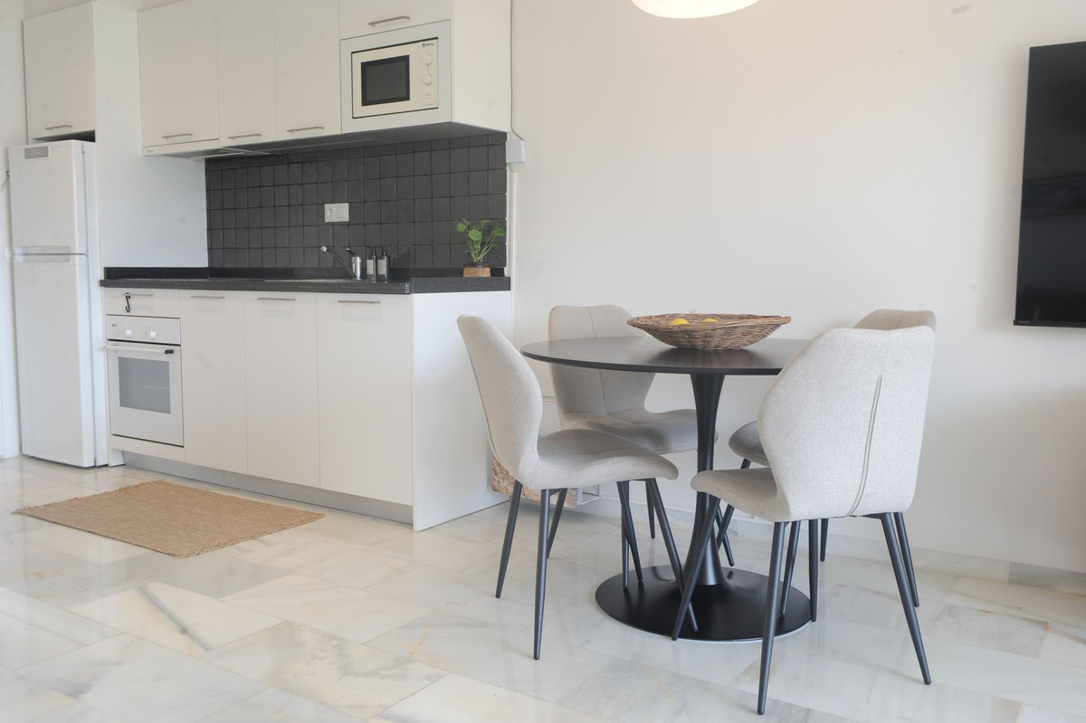 2 Bed Apartment for sale in San Pedro De Alcántara Costa Del Sol, Málaga, Spain