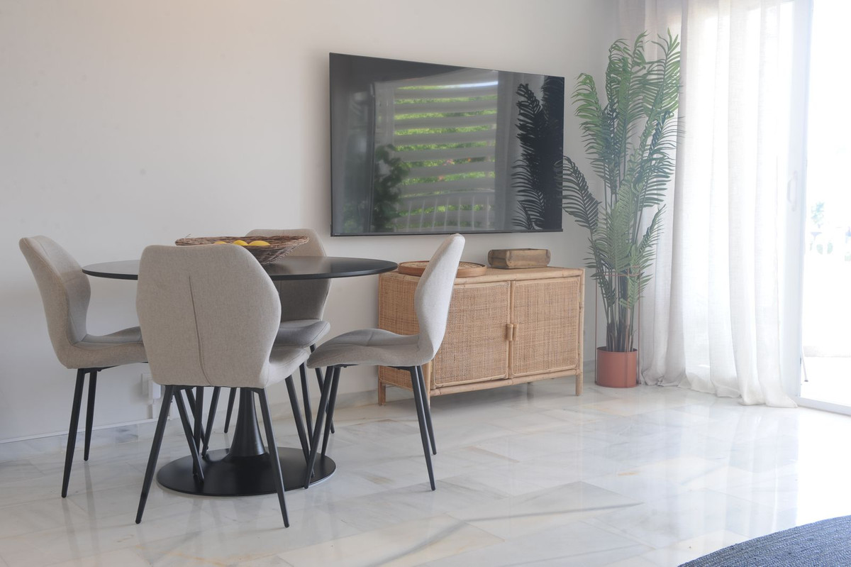 2 Bed Apartment for sale in San Pedro De Alcántara Costa Del Sol, Málaga, Spain