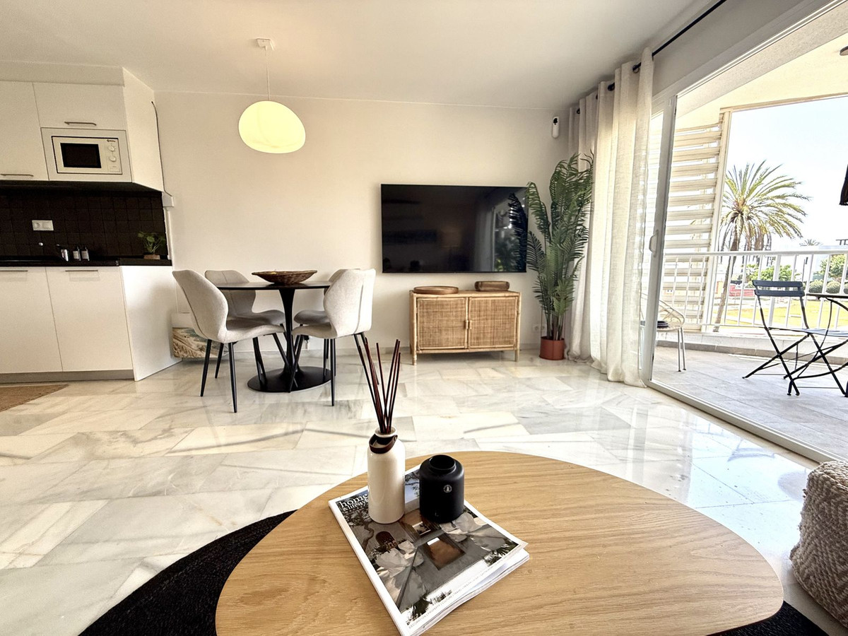 2 Bed Apartment for sale in San Pedro De Alcántara Costa Del Sol, Málaga, Spain