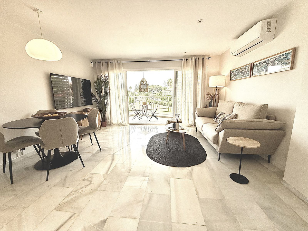 2 Bed Apartment for sale in San Pedro De Alcántara Costa Del Sol, Málaga, Spain