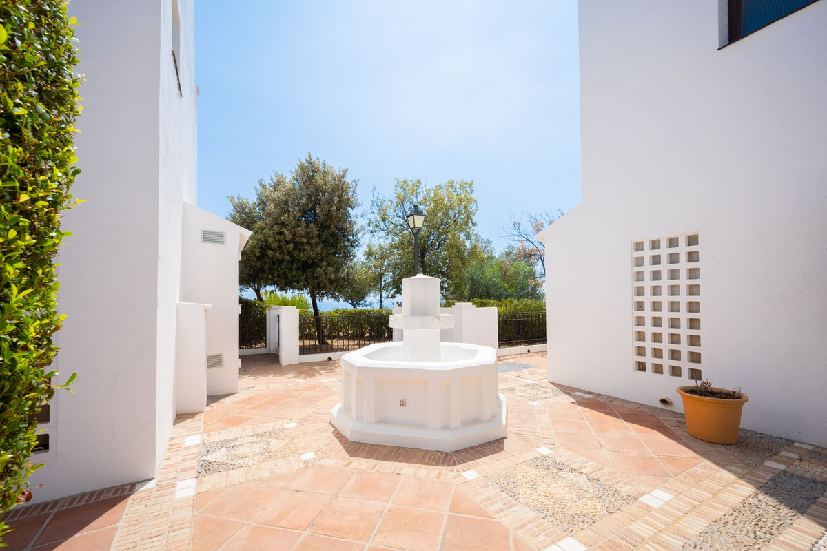2 Bed Apartment for sale in Altos De Los Monteros Costa Del Sol, Málaga, Spain