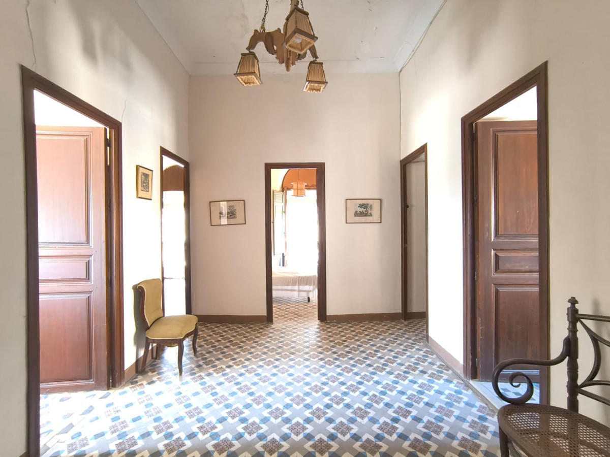 15 Bed Townhouse for sale in Monóvar Costa Blanca, Alicante, Spain