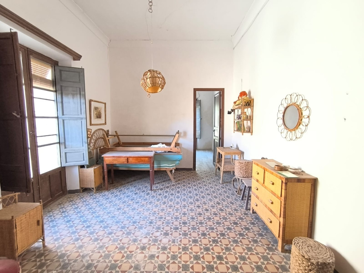 15 Bed Townhouse for sale in Monóvar Costa Blanca, Alicante, Spain