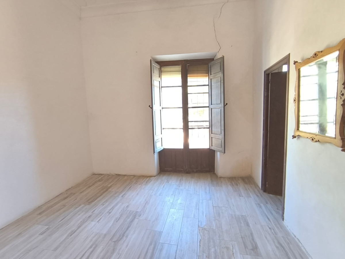 15 Bed Townhouse for sale in Monóvar Costa Blanca, Alicante, Spain