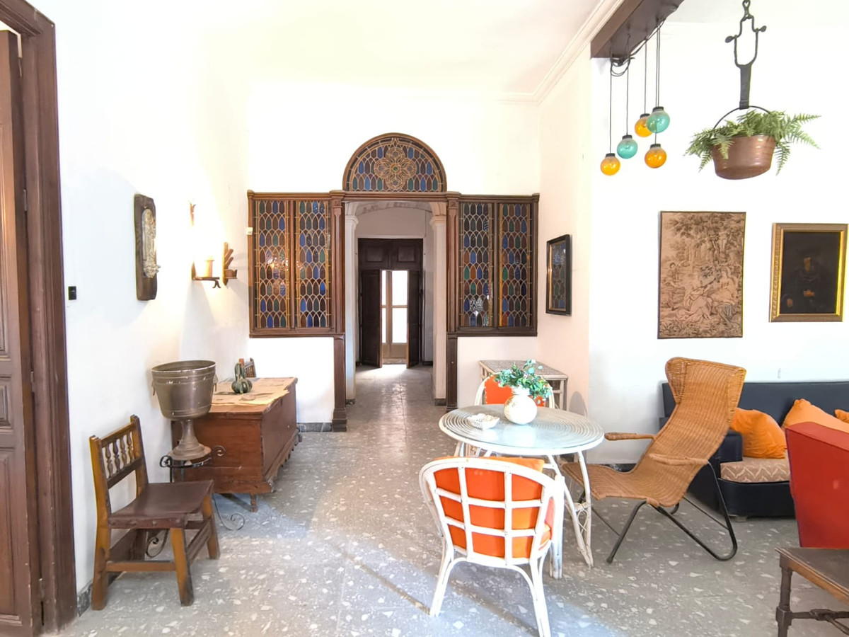 15 Bed Townhouse for sale in Monóvar Costa Blanca, Alicante, Spain