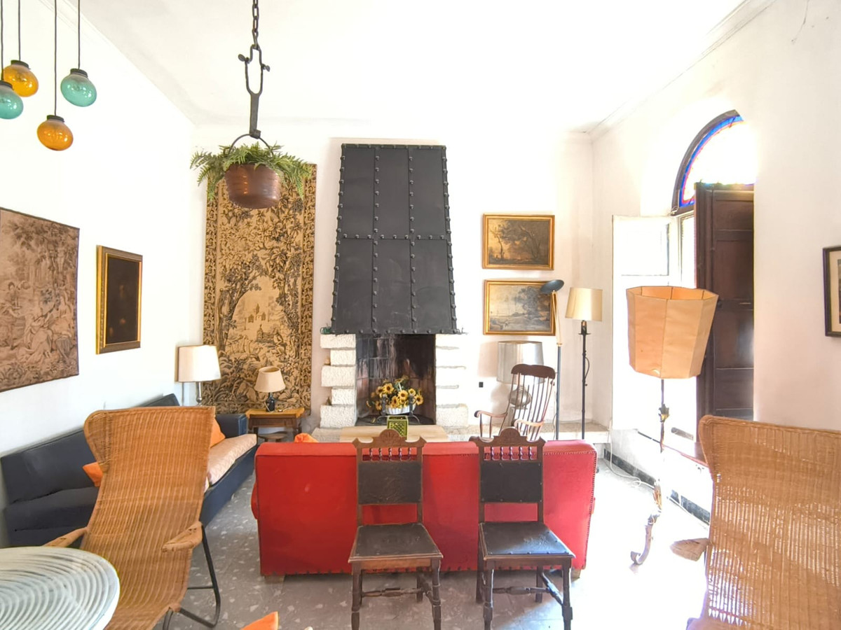 15 Bed Townhouse for sale in Monóvar Costa Blanca, Alicante, Spain