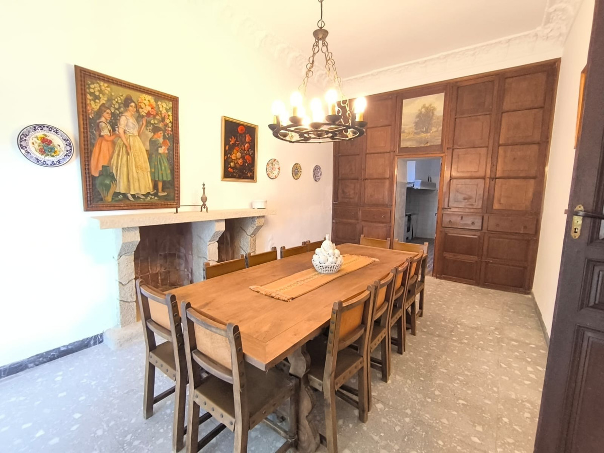 15 Bed Townhouse for sale in Monóvar Costa Blanca, Alicante, Spain