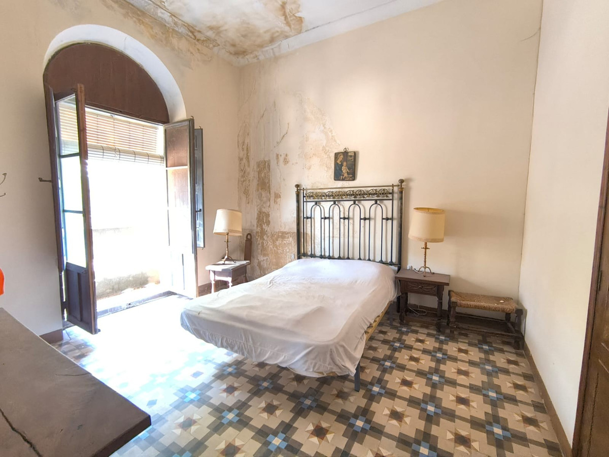 15 Bed Townhouse for sale in Monóvar Costa Blanca, Alicante, Spain