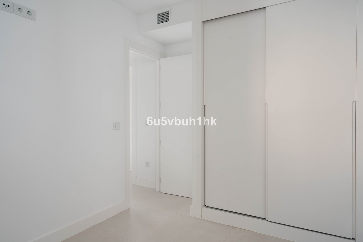 2 Bed Apartment for sale in Fuengirola Costa Del Sol, Málaga, Spain