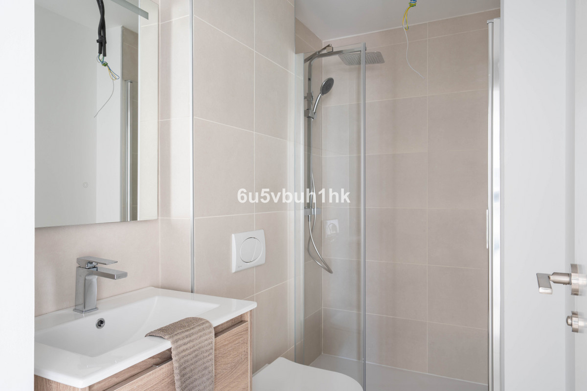 2 Bed Apartment for sale in Fuengirola Costa Del Sol, Málaga, Spain