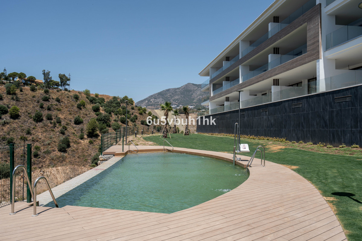2 Bed Apartment for sale in Fuengirola Costa Del Sol, Málaga, Spain