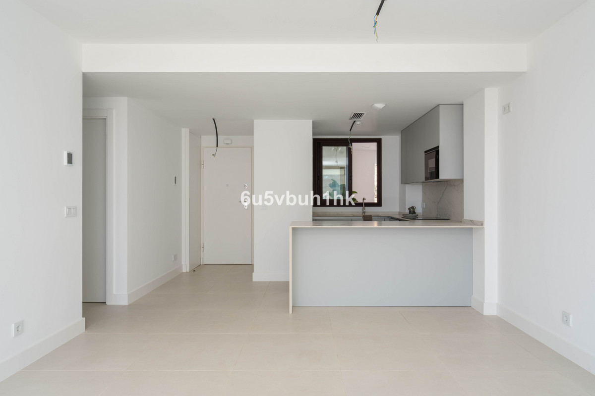 2 Bed Apartment for sale in Fuengirola Costa Del Sol, Málaga, Spain