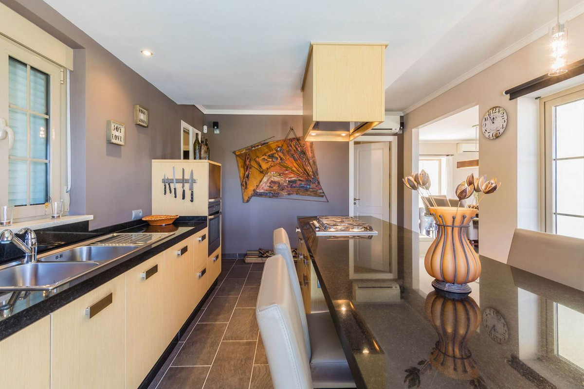 4 Bed Townhouse for sale in Arenas Costa Del Sol East, Málaga, Spain