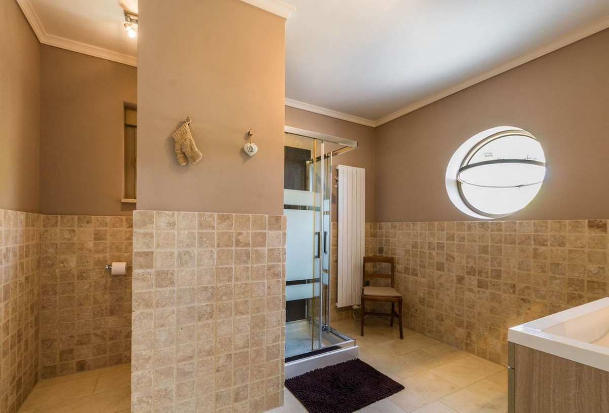 4 Bed Townhouse for sale in Arenas Costa Del Sol East, Málaga, Spain