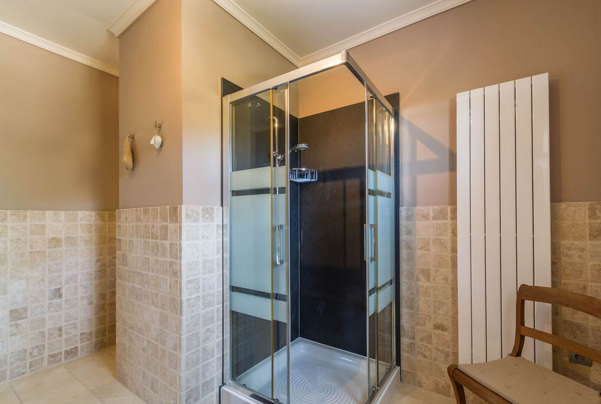 4 Bed Townhouse for sale in Arenas Costa Del Sol East, Málaga, Spain