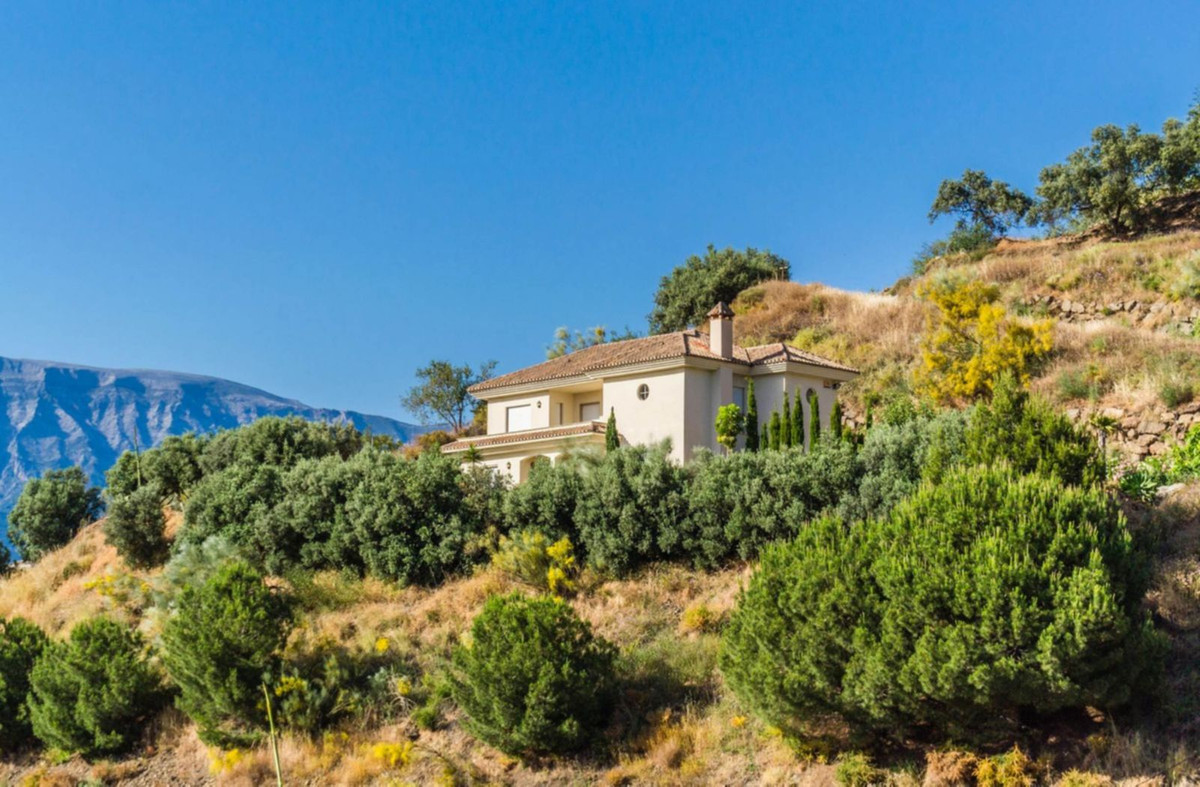 4 Bed Townhouse for sale in Arenas Costa Del Sol East, Málaga, Spain