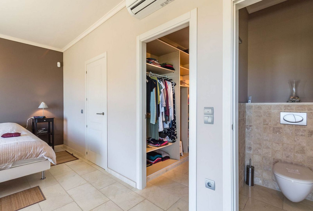 4 Bed Townhouse for sale in Arenas Costa Del Sol East, Málaga, Spain