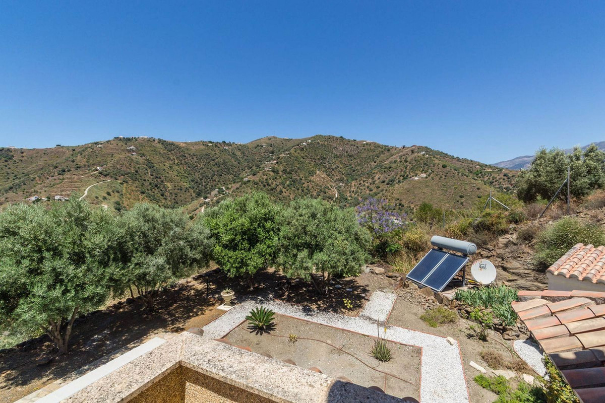 4 Bed Townhouse for sale in Arenas Costa Del Sol East, Málaga, Spain
