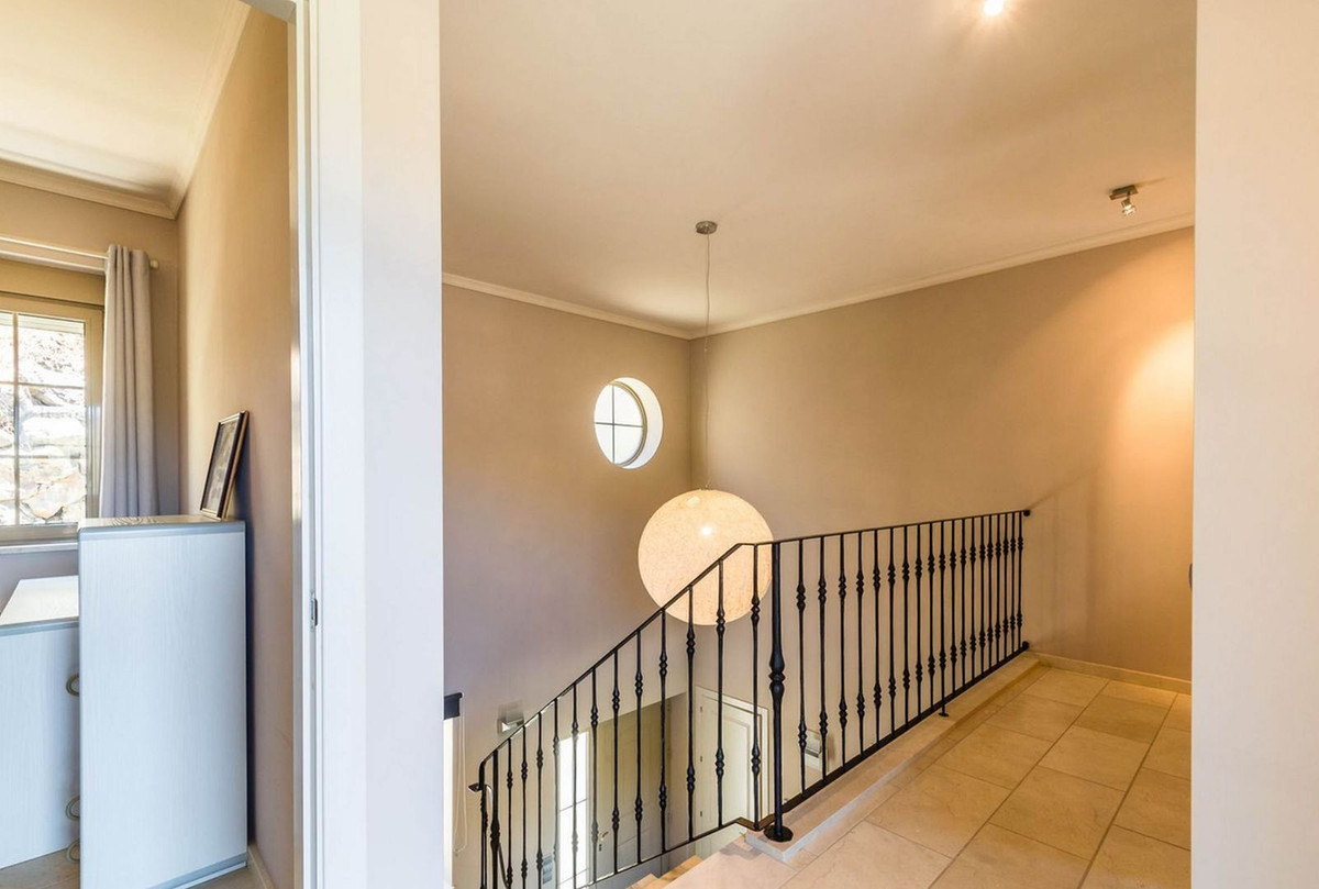 4 Bed Townhouse for sale in Arenas Costa Del Sol East, Málaga, Spain