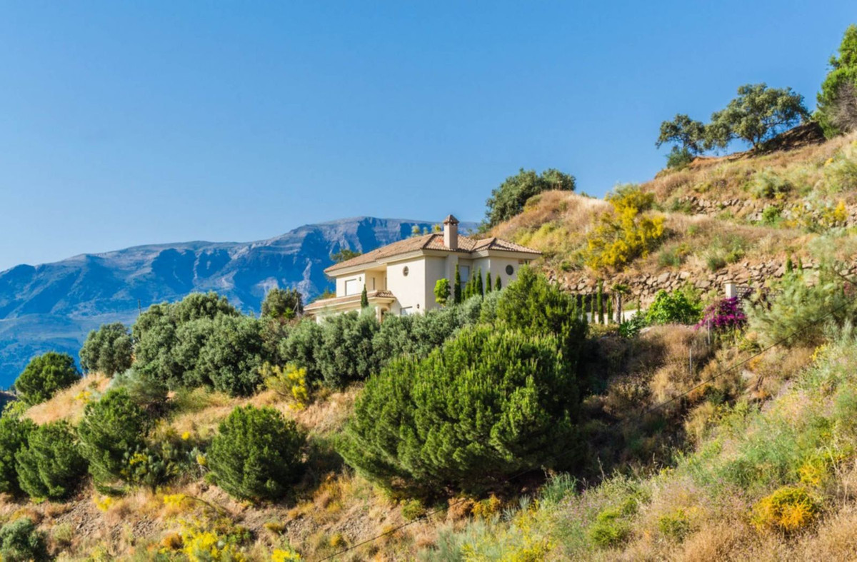 4 Bed Townhouse for sale in Arenas Costa Del Sol East, Málaga, Spain