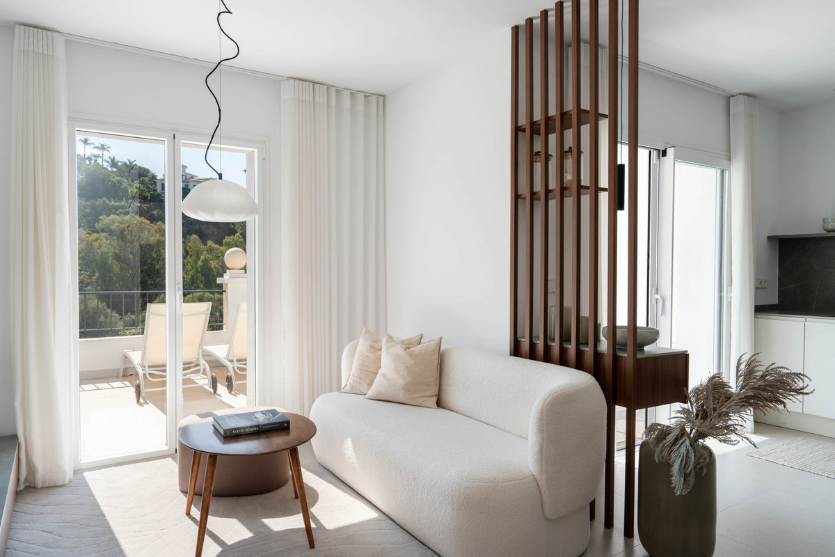 2 Bed Apartment for sale in Benahavís Costa Del Sol, Málaga, Spain