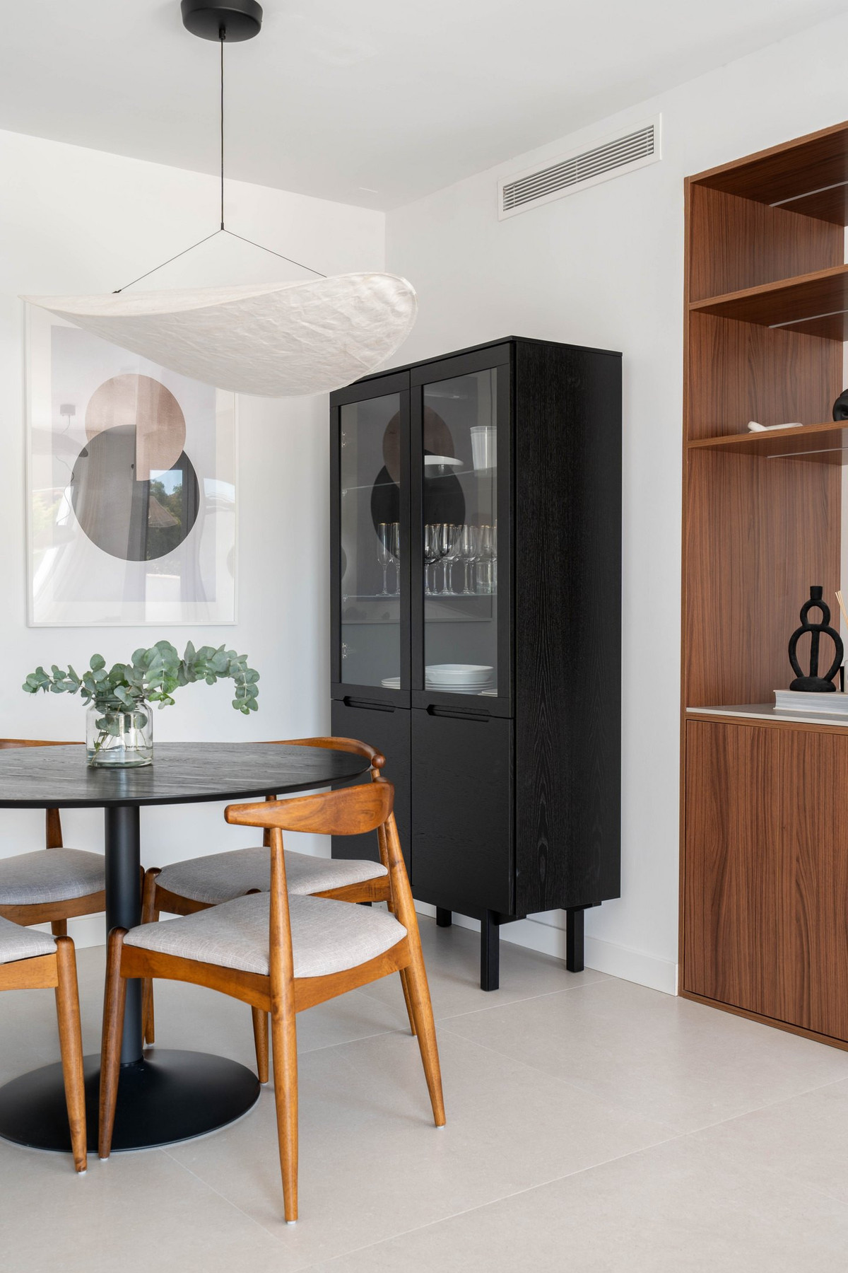 2 Bed Apartment for sale in Benahavís Costa Del Sol, Málaga, Spain