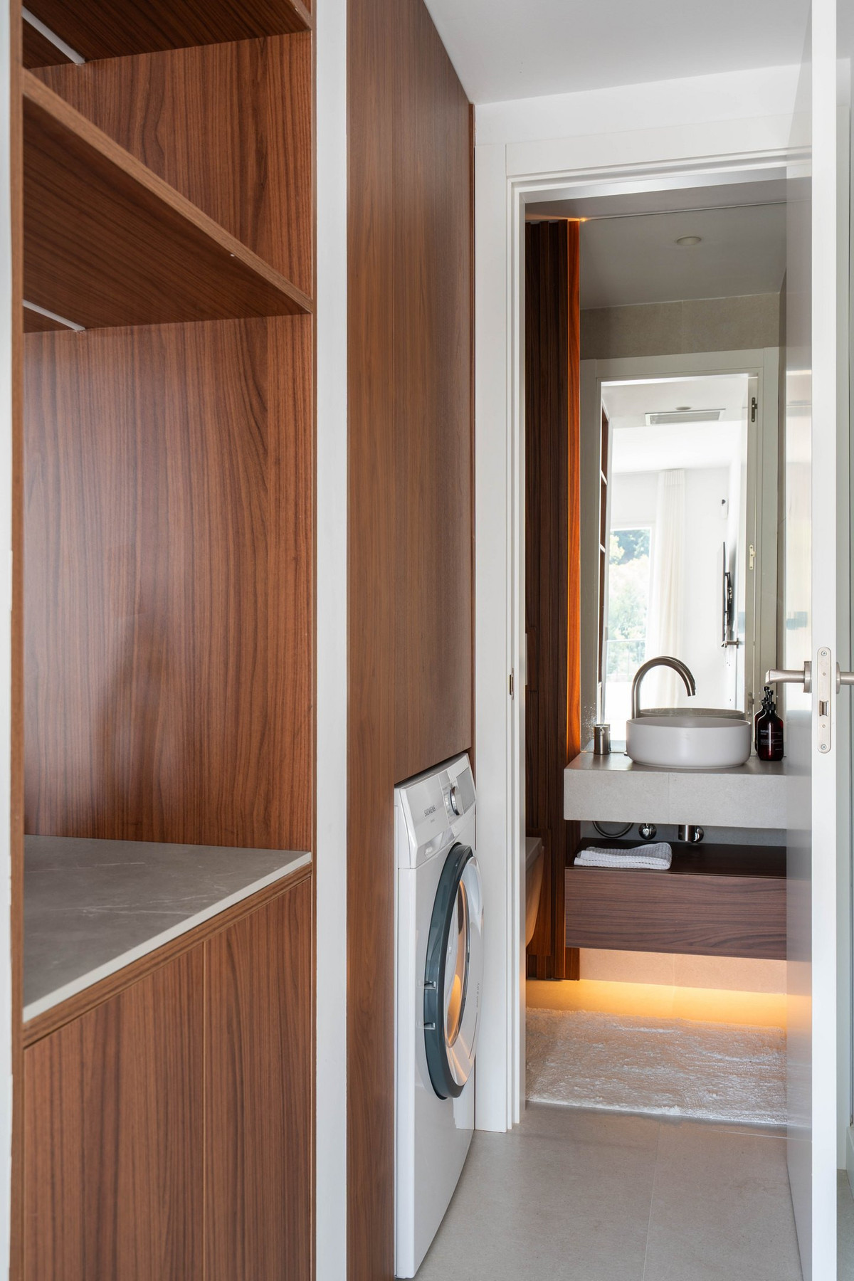 2 Bed Apartment for sale in Benahavís Costa Del Sol, Málaga, Spain