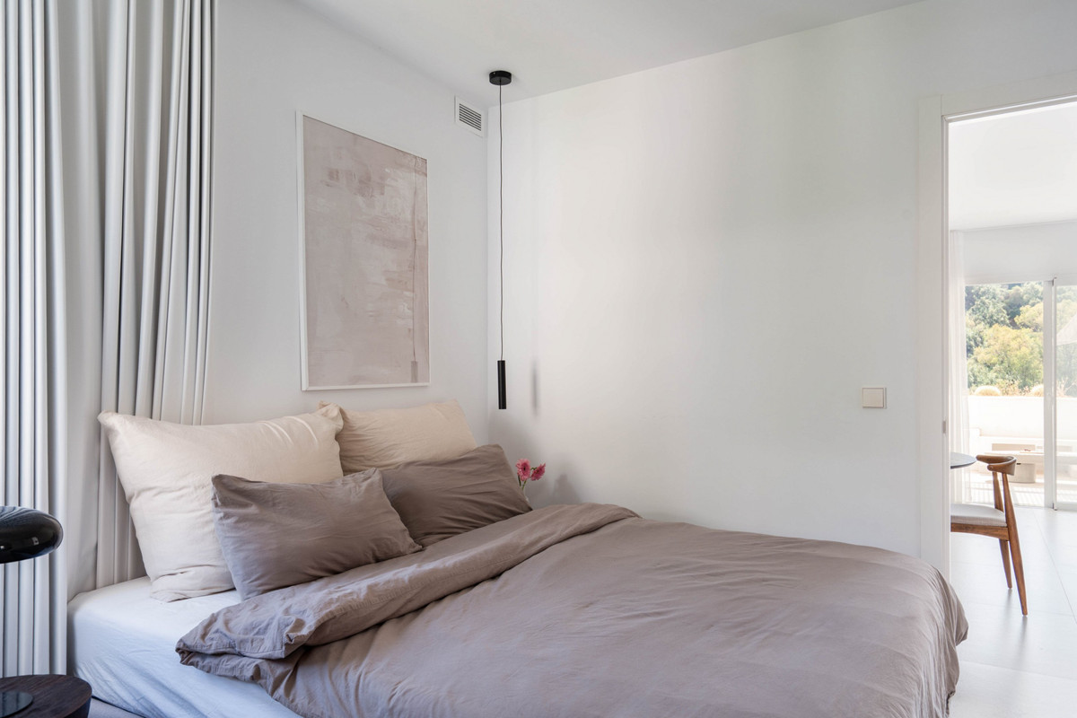 2 Bed Apartment for sale in Benahavís Costa Del Sol, Málaga, Spain