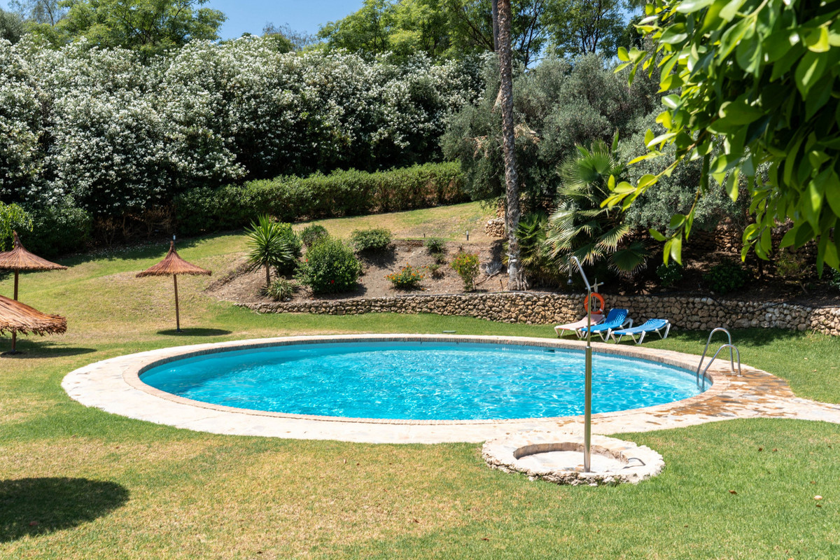 2 Bed Apartment for sale in Benahavís Costa Del Sol, Málaga, Spain