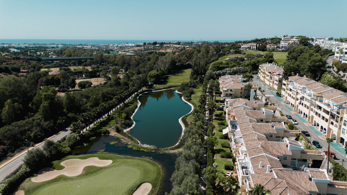 2 Bed Apartment for sale in Benahavís Costa Del Sol, Málaga, Spain
