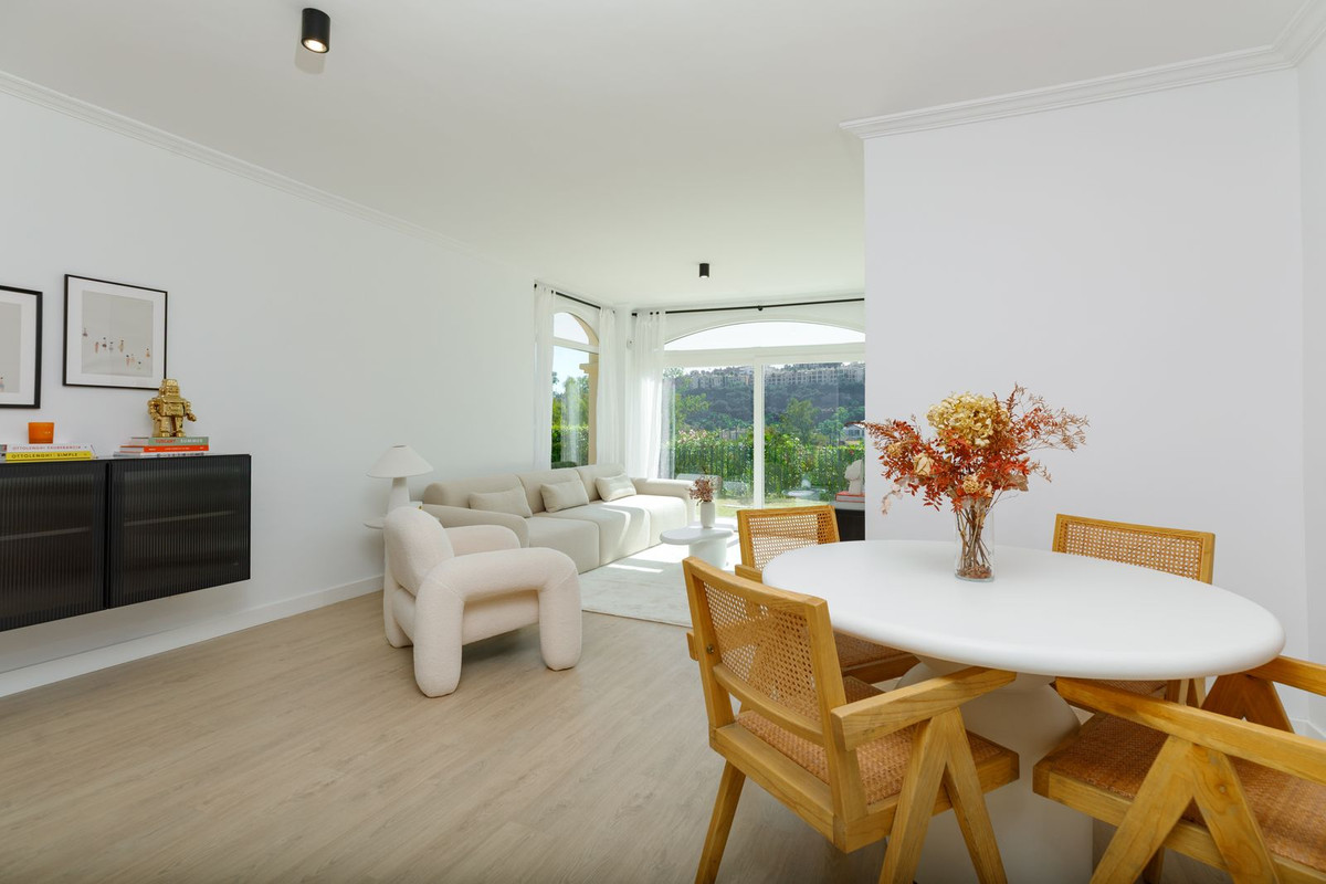3 Bed Apartment for sale in La Quinta Costa Del Sol, Málaga, Spain
