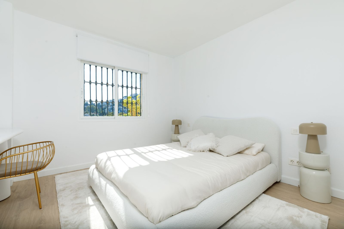 3 Bed Apartment for sale in La Quinta Costa Del Sol, Málaga, Spain