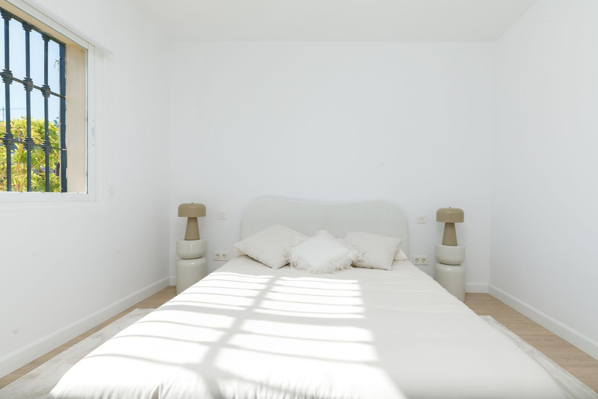 3 Bed Apartment for sale in La Quinta Costa Del Sol, Málaga, Spain