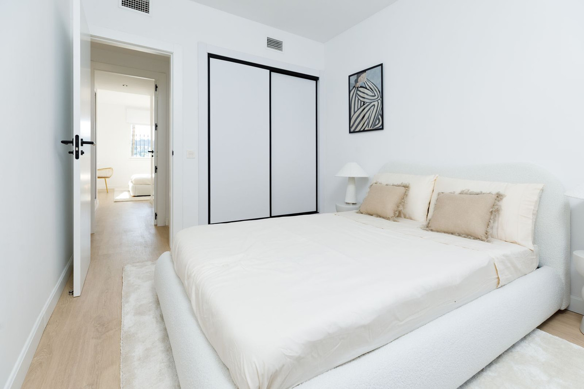 3 Bed Apartment for sale in La Quinta Costa Del Sol, Málaga, Spain
