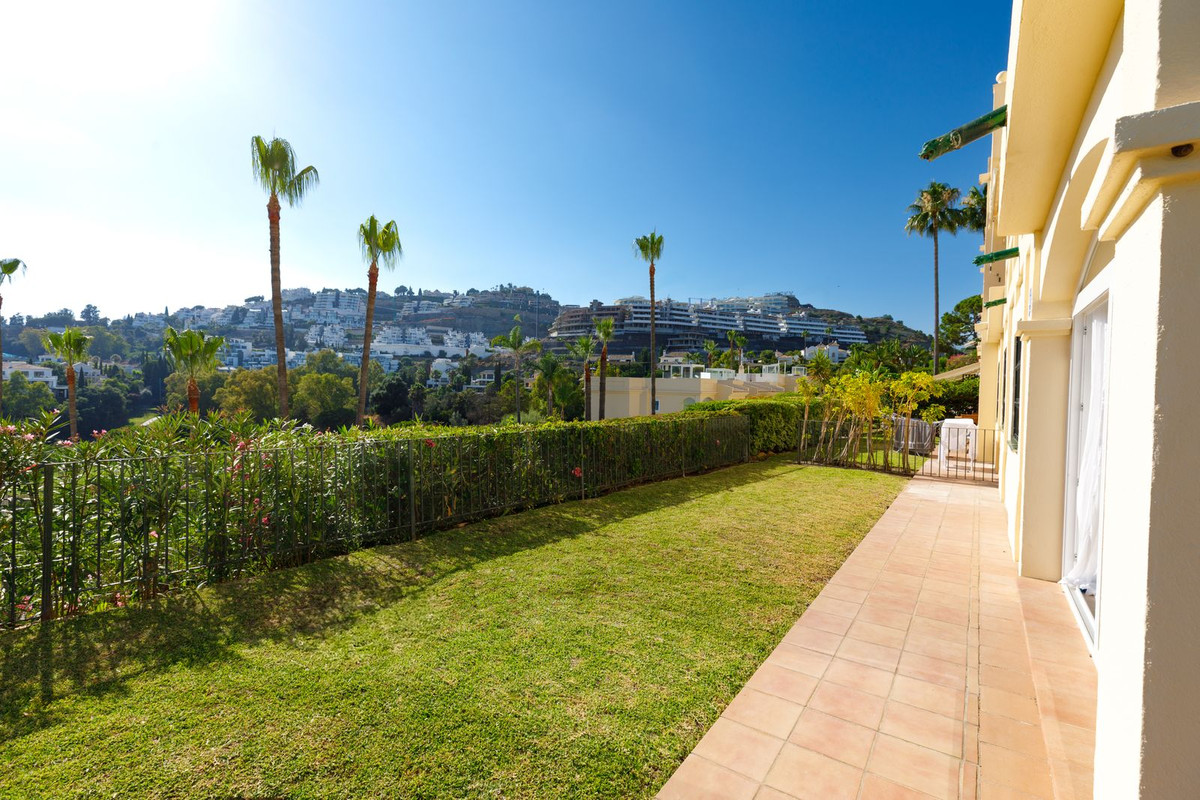 3 Bed Apartment for sale in La Quinta Costa Del Sol, Málaga, Spain