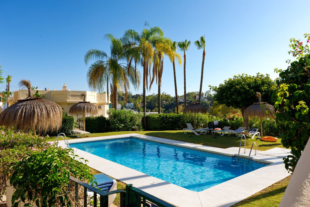 3 Bed Apartment for sale in La Quinta Costa Del Sol, Málaga, Spain