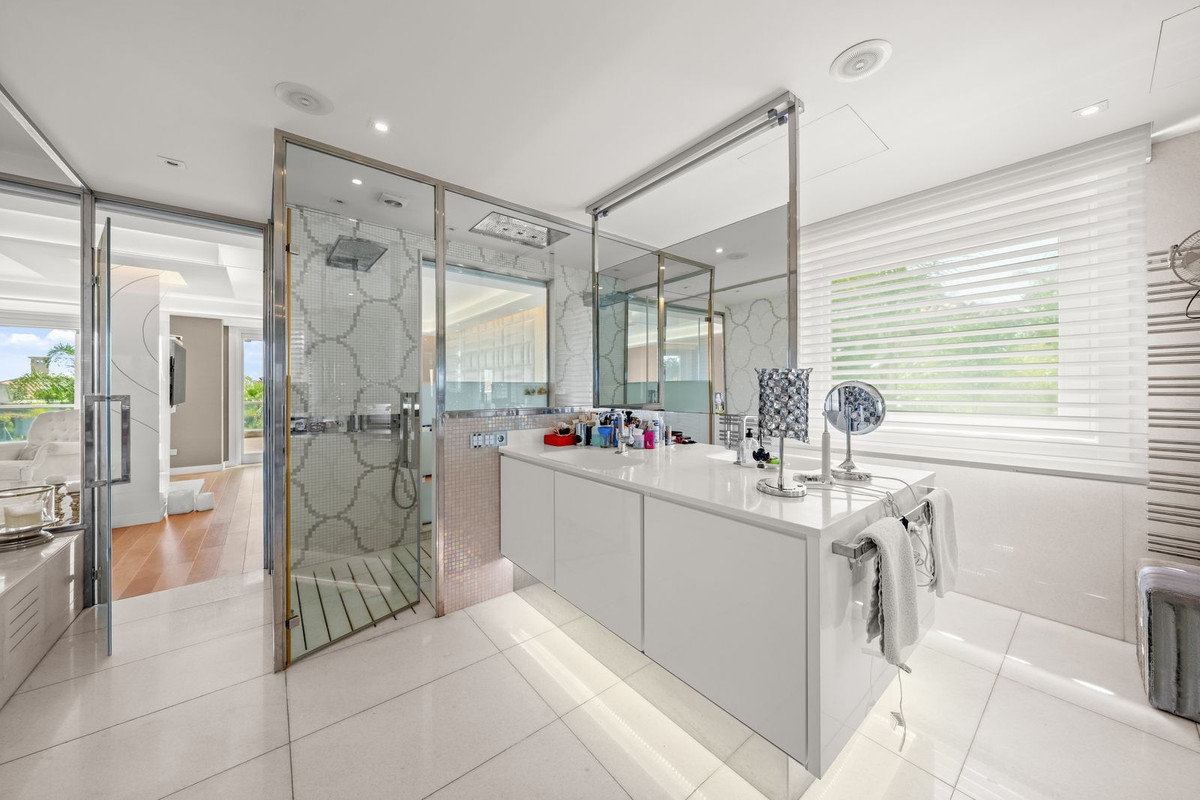 8 Bed Townhouse for sale in Bahía De Marbella Costa Del Sol, Málaga, Spain