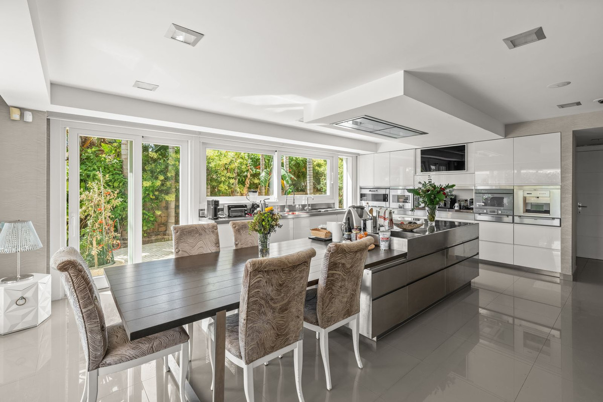 8 Bed Townhouse for sale in Bahía De Marbella Costa Del Sol, Málaga, Spain
