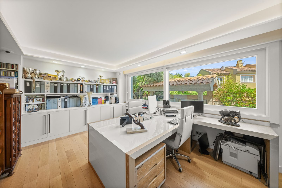 8 Bed Townhouse for sale in Bahía De Marbella Costa Del Sol, Málaga, Spain