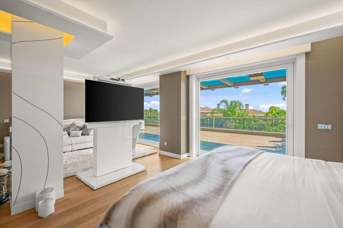 8 Bed Townhouse for sale in Bahía De Marbella Costa Del Sol, Málaga, Spain